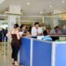 Segurados aguardando atendimento em agência do INSS