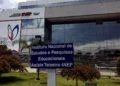 Encceja 2026: imagem da fachada da sede do Instituto Nacional de Estudos e Pesquisas Educacionais Anísio Teixeira (Inep), órgão responsável pela aplicação e correção do exame