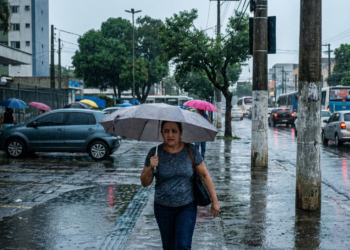 Chuva intensa em cidade brasileira.