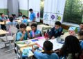 Crianças da educação básica em sala de aula da rede pública, atendida pelo novo piso dos professores