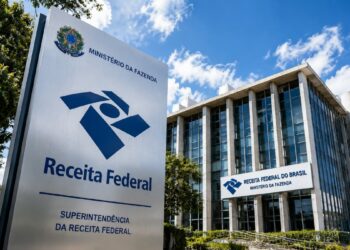 Placa e prédio da Receita Federal, que negou vazamento de dados de seus sistemas