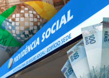 Fachada da Previdência Social com notas de 100 reais em destaque.