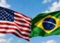 Imagem ilustrativa das bandeiras dos Estados Unidos e do Brasil lado a lado, representando o impasse comercial gerado pela nova sobretaxa sobre as exportações brasileiras