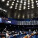 Plenário do Senado Federal com senadores nas bancadas durante sessão de votação