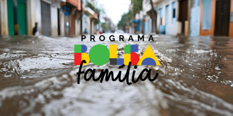 Logo do programa Bolsa Família em destaque sobre enchente urbana.