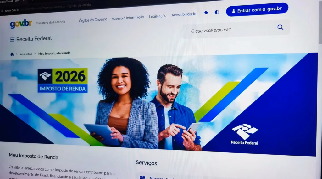 Tela de computador aberta na página Meu Imposto de Renda, no site da Receita Federal, usada para consultar o lote da malha fina