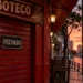 Boteco fechado representando a restrição de bebidas alcoólicas nas Eleições 2026.